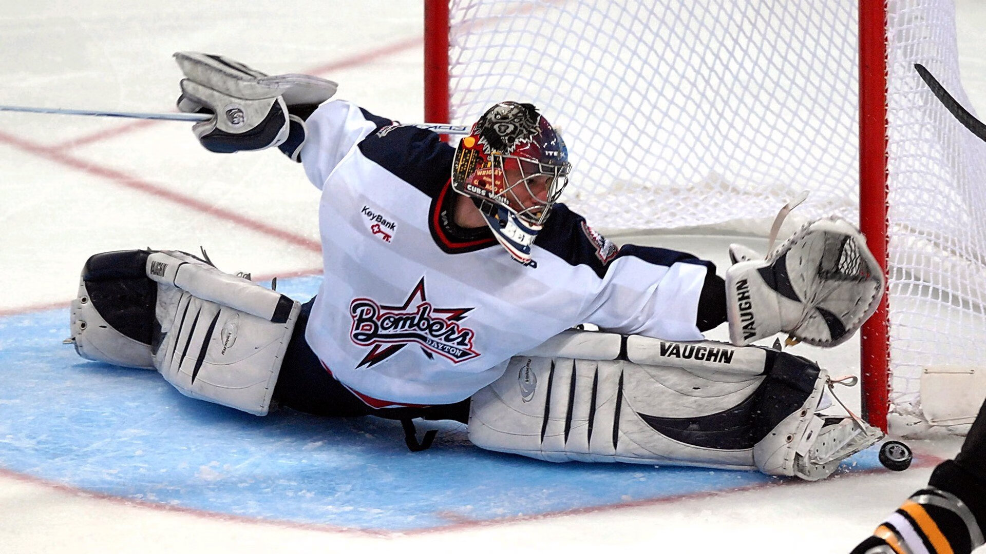 “三叉湖飞盘赛：全速投掷与精准接盘的极限比拼”