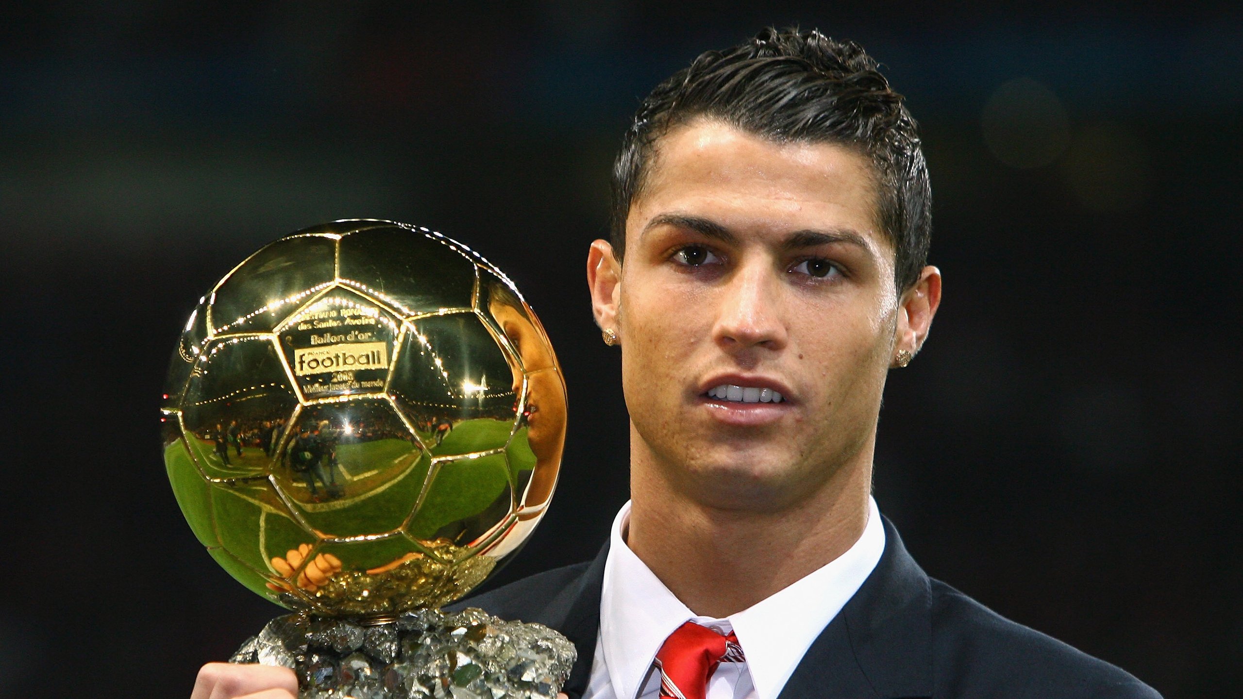 “三叉湖飞盘赛：全速投掷与精准接盘的极限比拼”