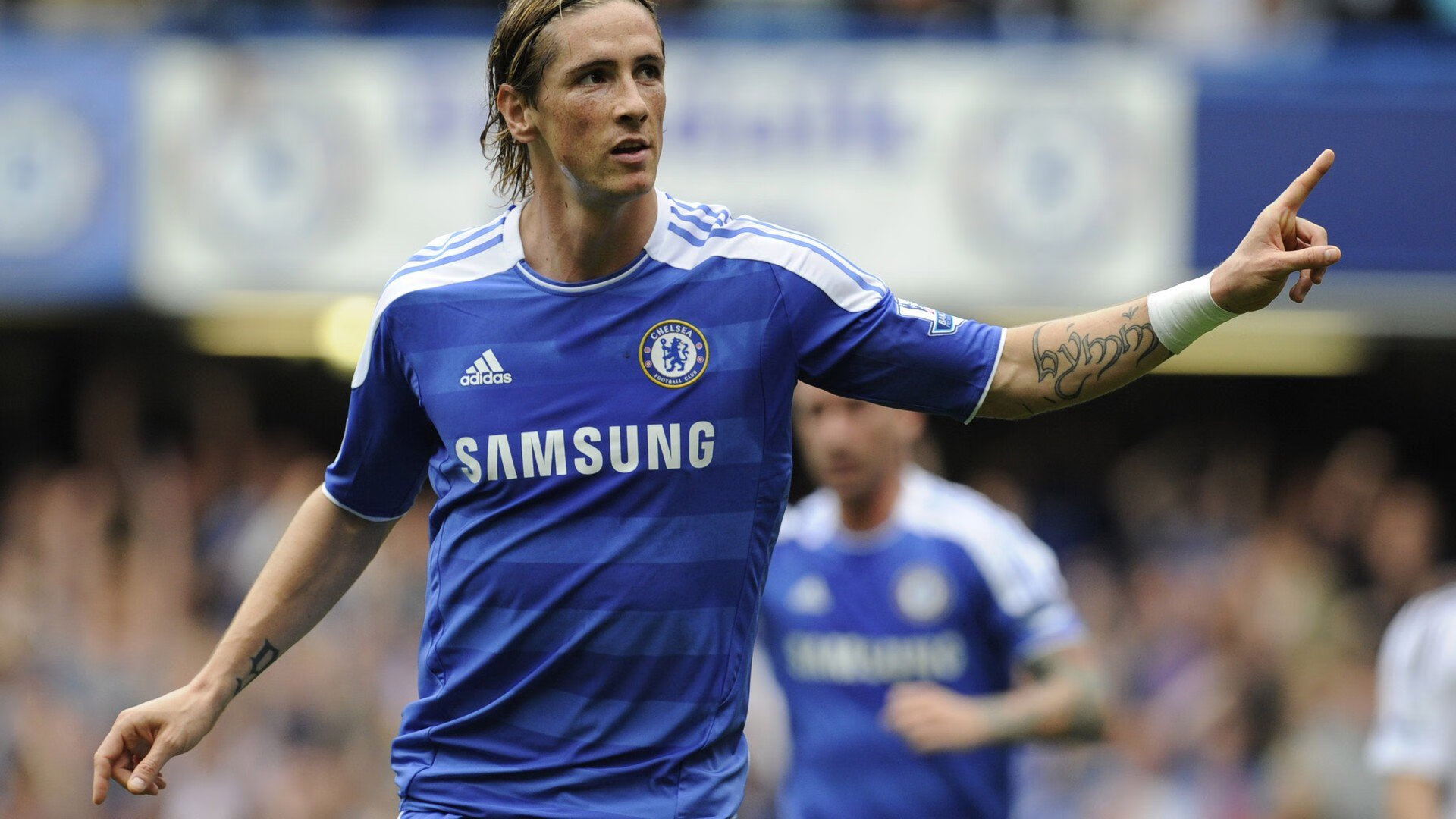 “武汉马拉松赛：决胜时刻，谁能迎风而上？”